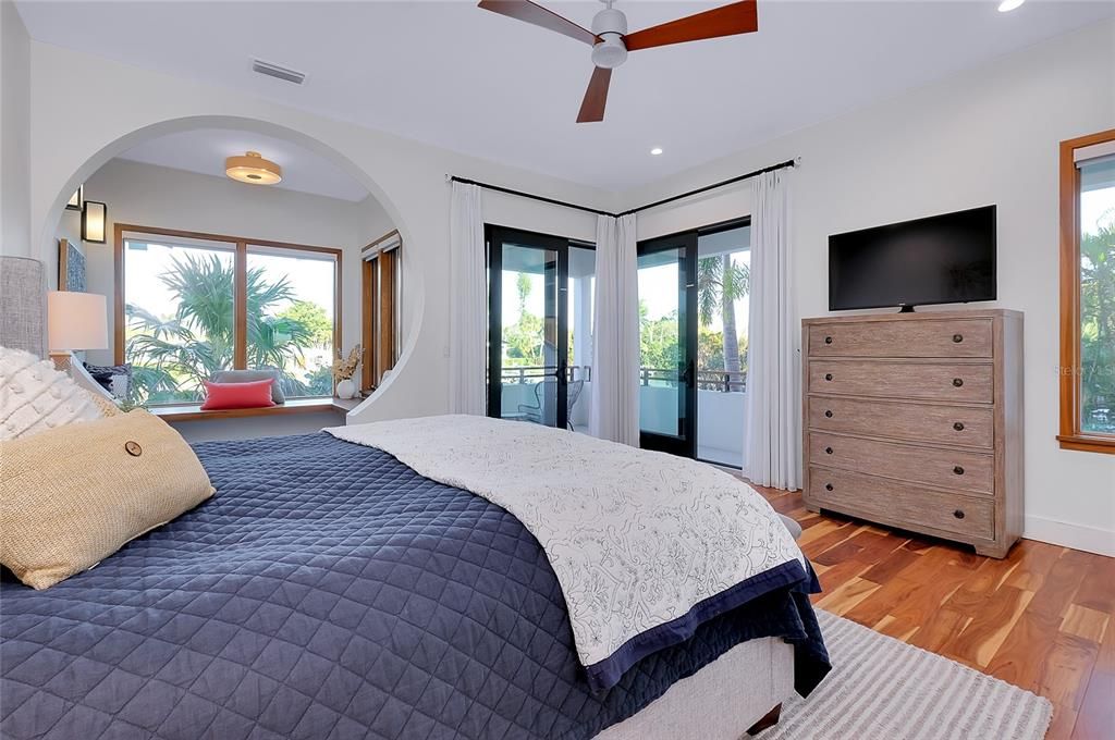 For Sale: $6,500,000 (5 beds, 4 baths, 4617 Square Feet)