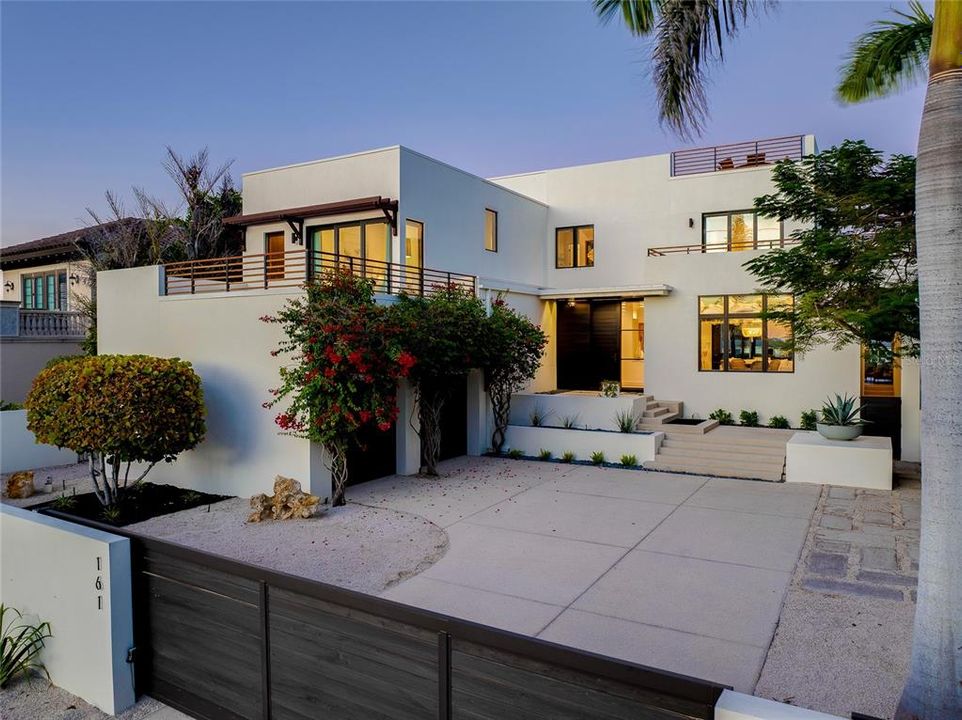 For Sale: $6,500,000 (5 beds, 4 baths, 4617 Square Feet)