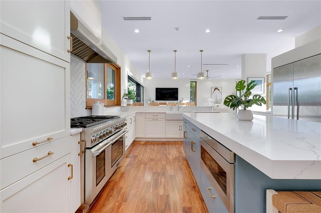 For Sale: $6,500,000 (5 beds, 4 baths, 4617 Square Feet)