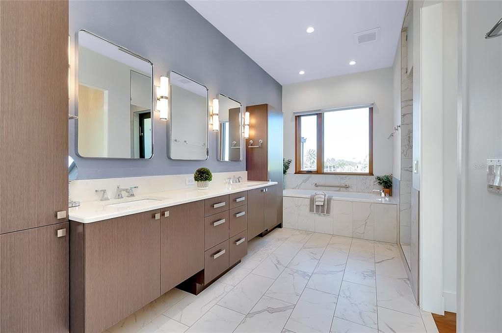 For Sale: $6,500,000 (5 beds, 4 baths, 4617 Square Feet)