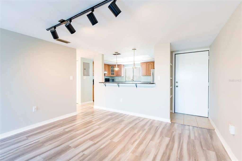 For Sale: $249,900 (3 beds, 2 baths, 1180 Square Feet)