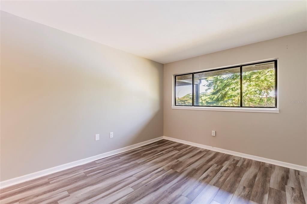 For Sale: $249,900 (3 beds, 2 baths, 1180 Square Feet)