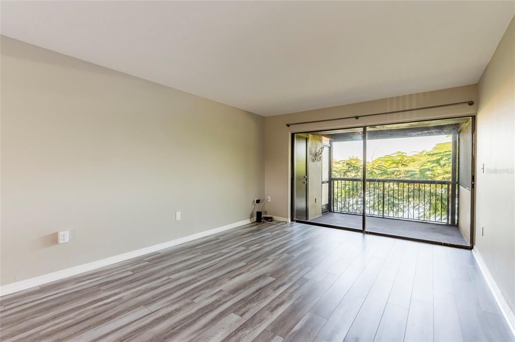 For Sale: $249,900 (3 beds, 2 baths, 1180 Square Feet)