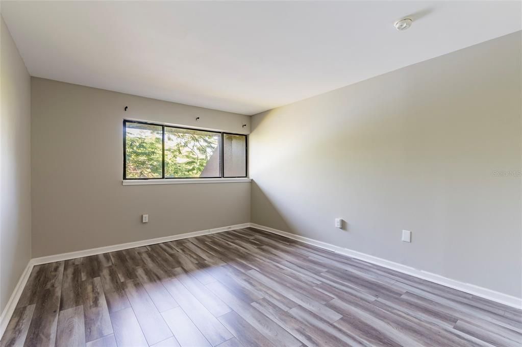 For Sale: $249,900 (3 beds, 2 baths, 1180 Square Feet)