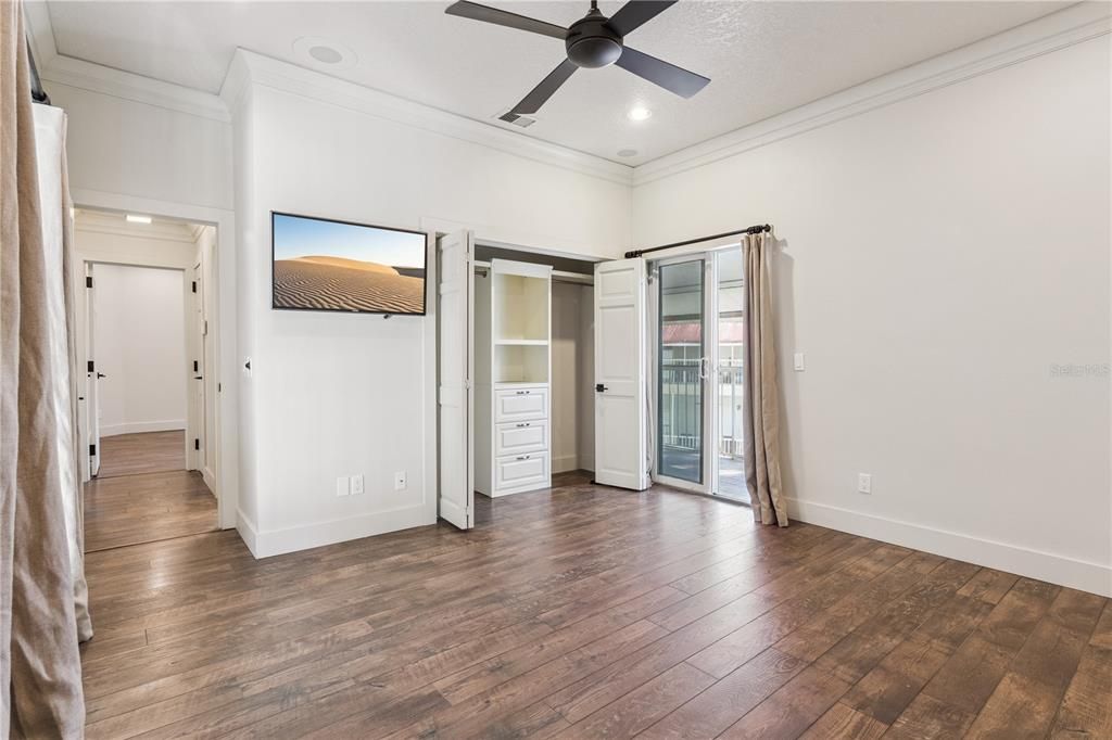 Под контрактом: $397,000 (3 спален, 2 ванн, 1408 Квадратных фут)