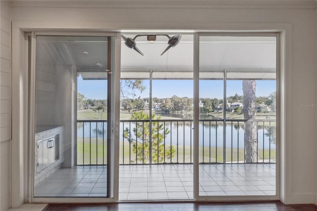 Под контрактом: $397,000 (3 спален, 2 ванн, 1408 Квадратных фут)