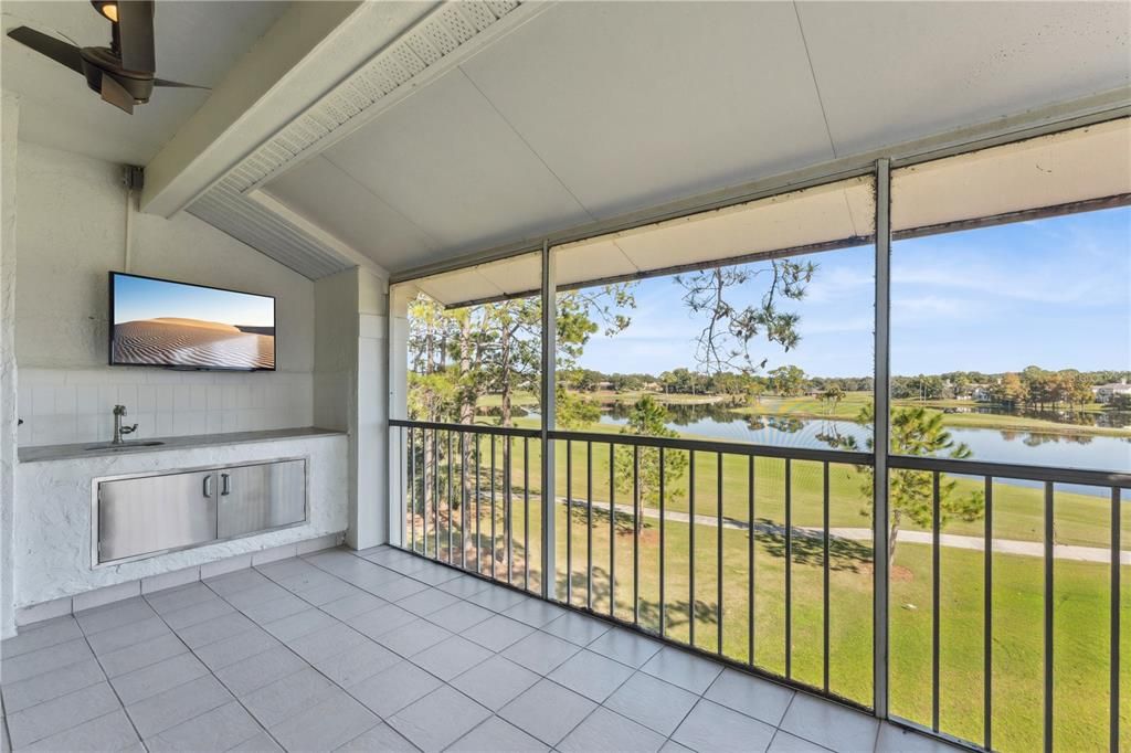 Под контрактом: $397,000 (3 спален, 2 ванн, 1408 Квадратных фут)