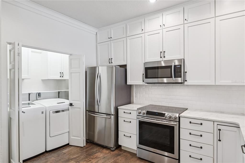 Под контрактом: $397,000 (3 спален, 2 ванн, 1408 Квадратных фут)