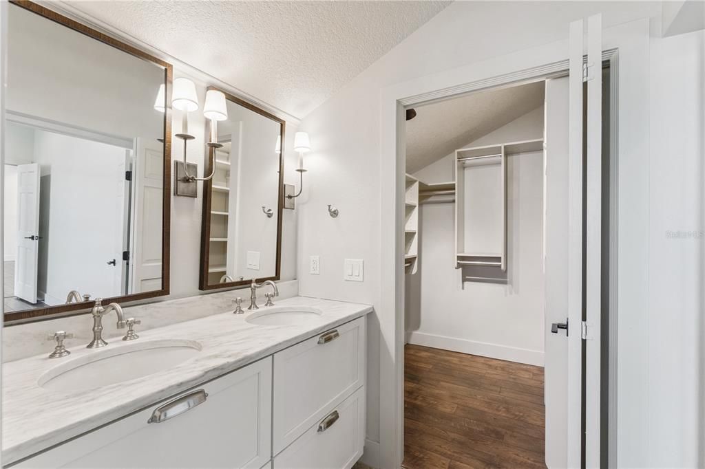 Под контрактом: $397,000 (3 спален, 2 ванн, 1408 Квадратных фут)