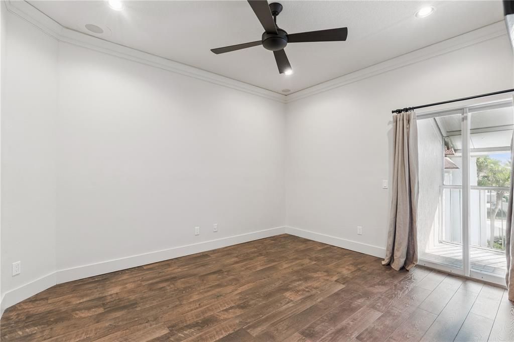 Под контрактом: $397,000 (3 спален, 2 ванн, 1408 Квадратных фут)