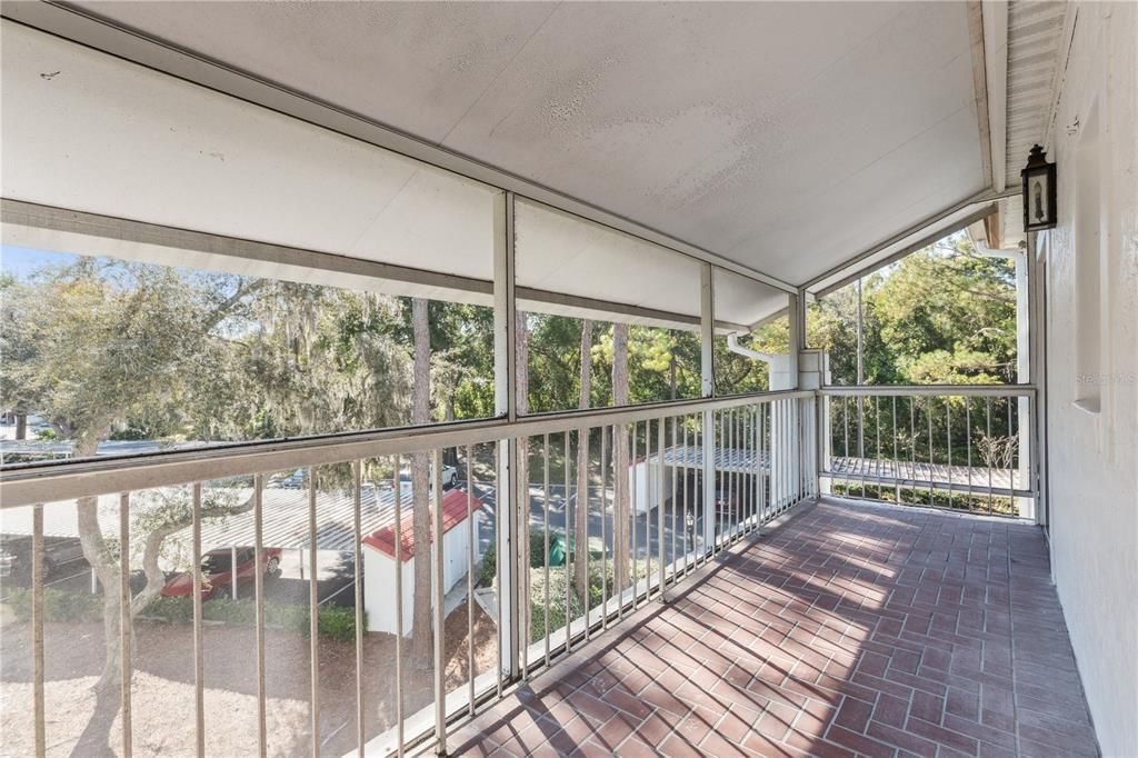 Под контрактом: $397,000 (3 спален, 2 ванн, 1408 Квадратных фут)