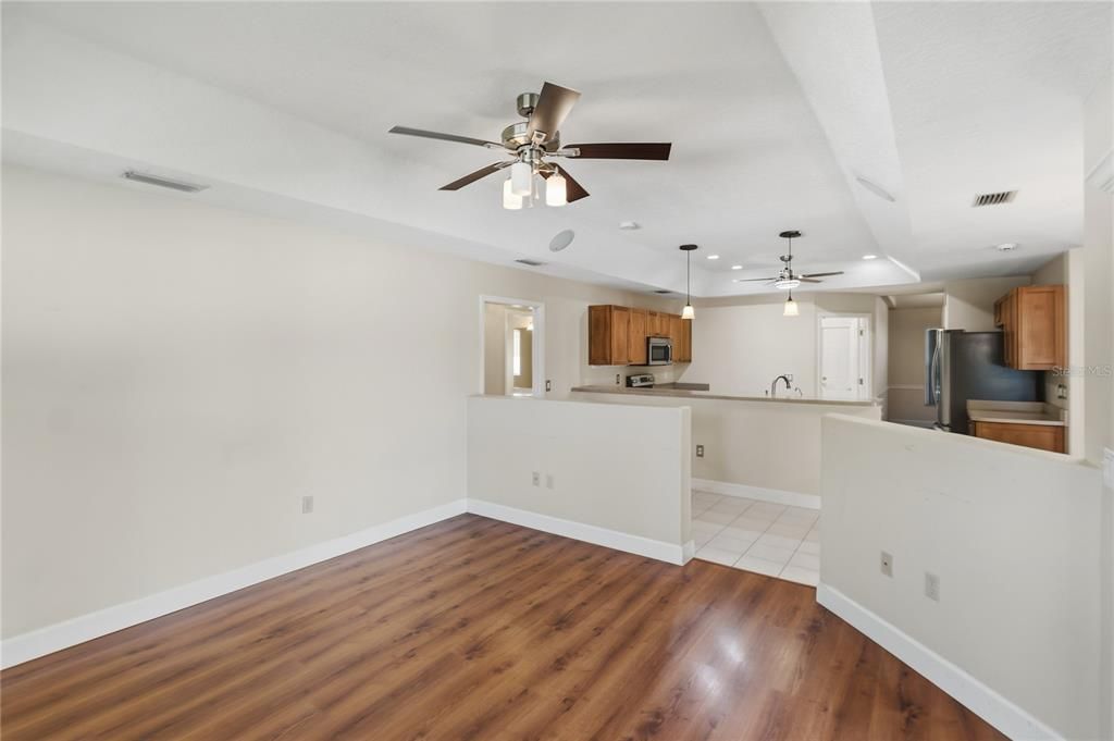 待售: $425,000 (3 贝兹, 2 浴室, 2112 平方英尺)