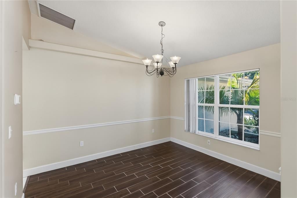 待售: $425,000 (3 贝兹, 2 浴室, 2112 平方英尺)