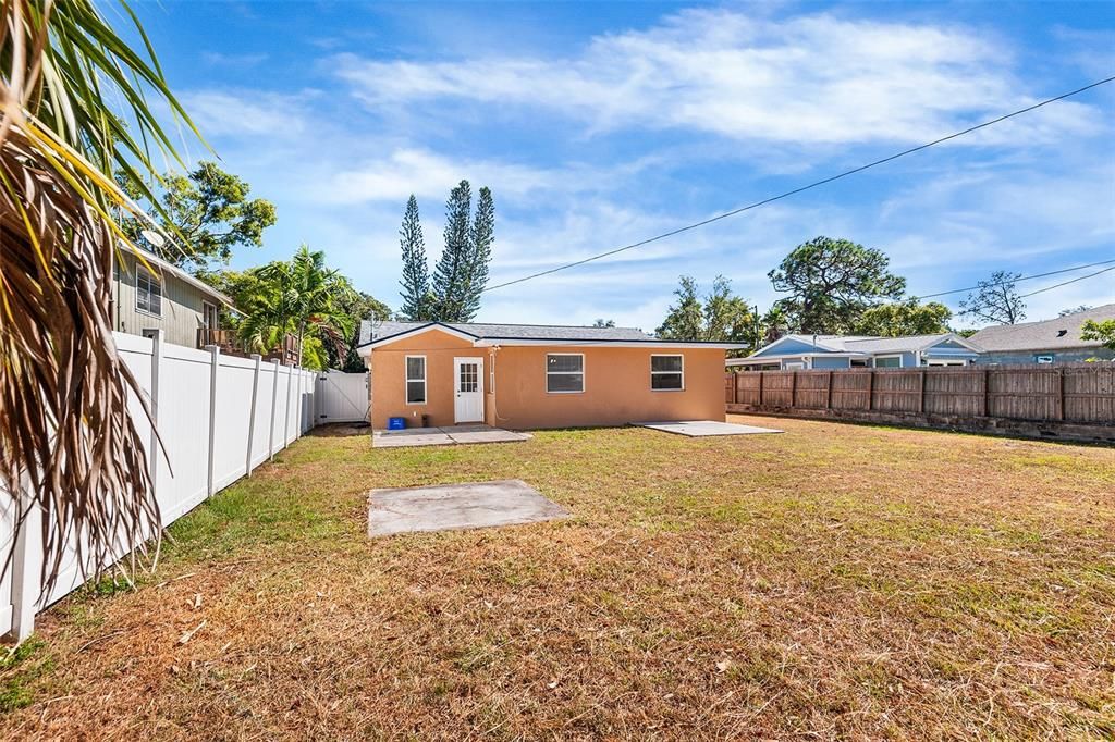 For Rent: $2,700 (3 beds, 1 baths, 1158 Square Feet)