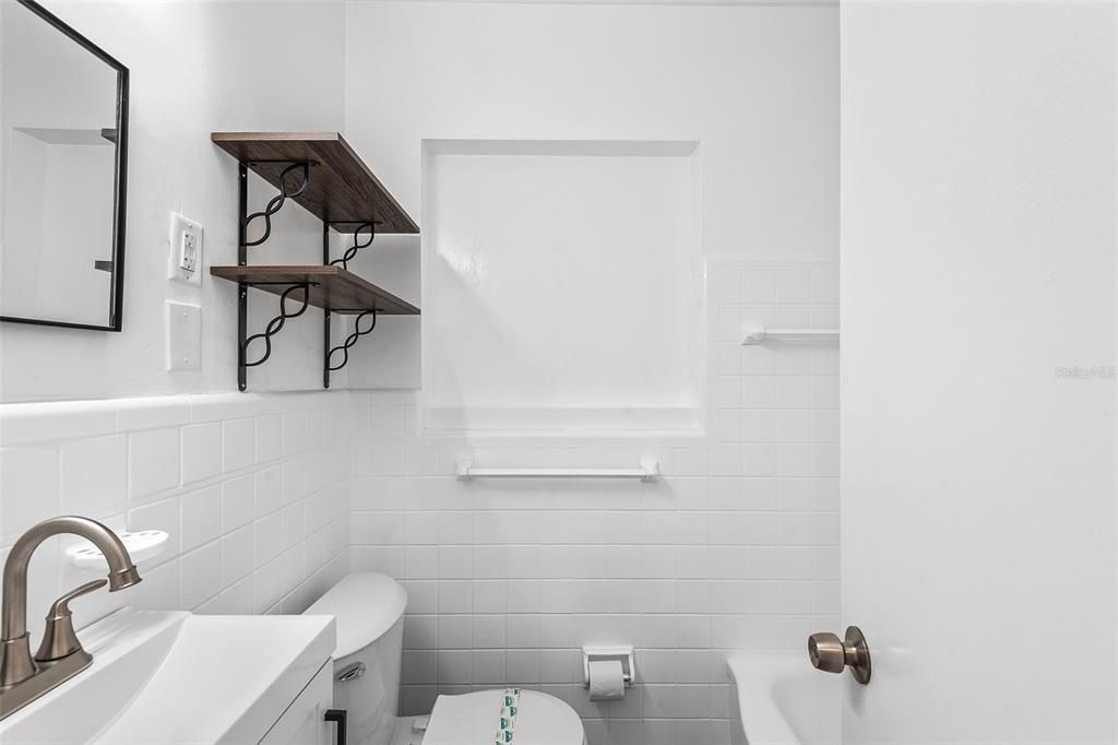 For Rent: $2,700 (3 beds, 1 baths, 1158 Square Feet)