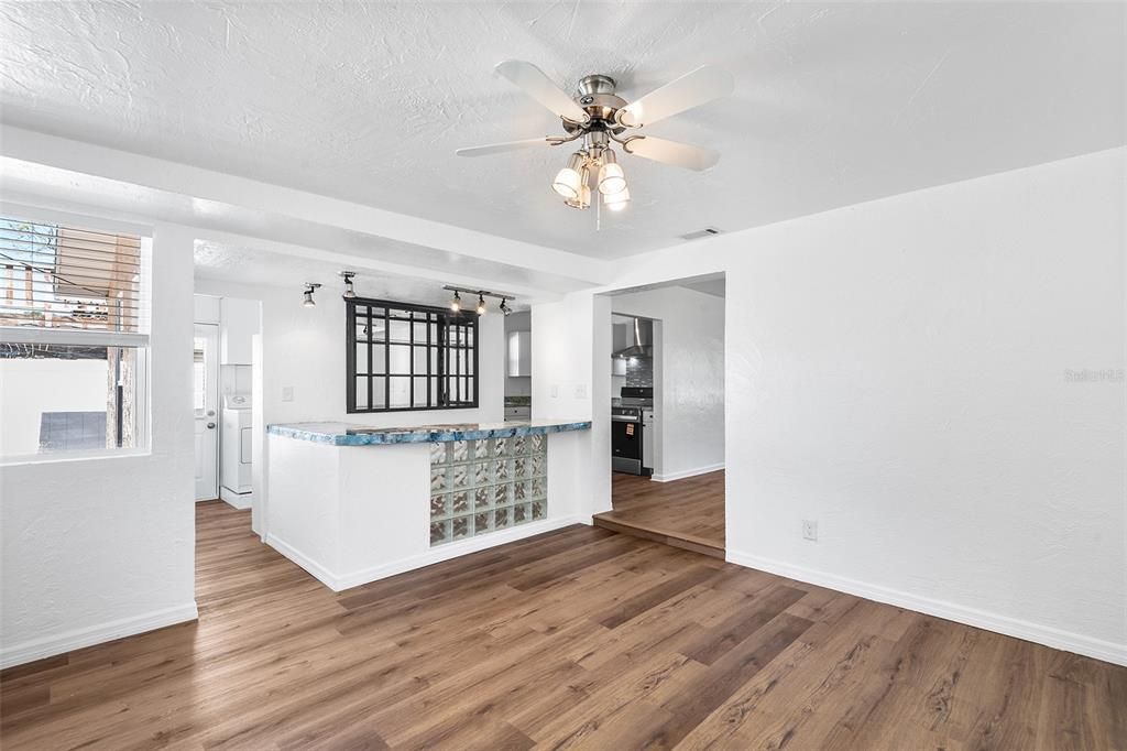 For Rent: $2,700 (3 beds, 1 baths, 1158 Square Feet)