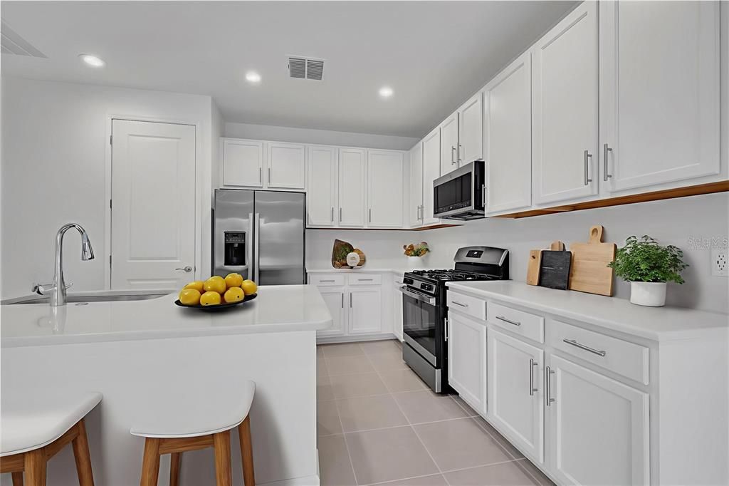 合同活跃: $379,000 (2 贝兹, 2 浴室, 1686 平方英尺)