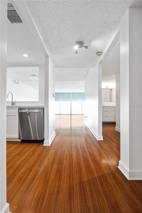 For Rent: $4,500 (2 beds, 2 baths, 1584 Square Feet)