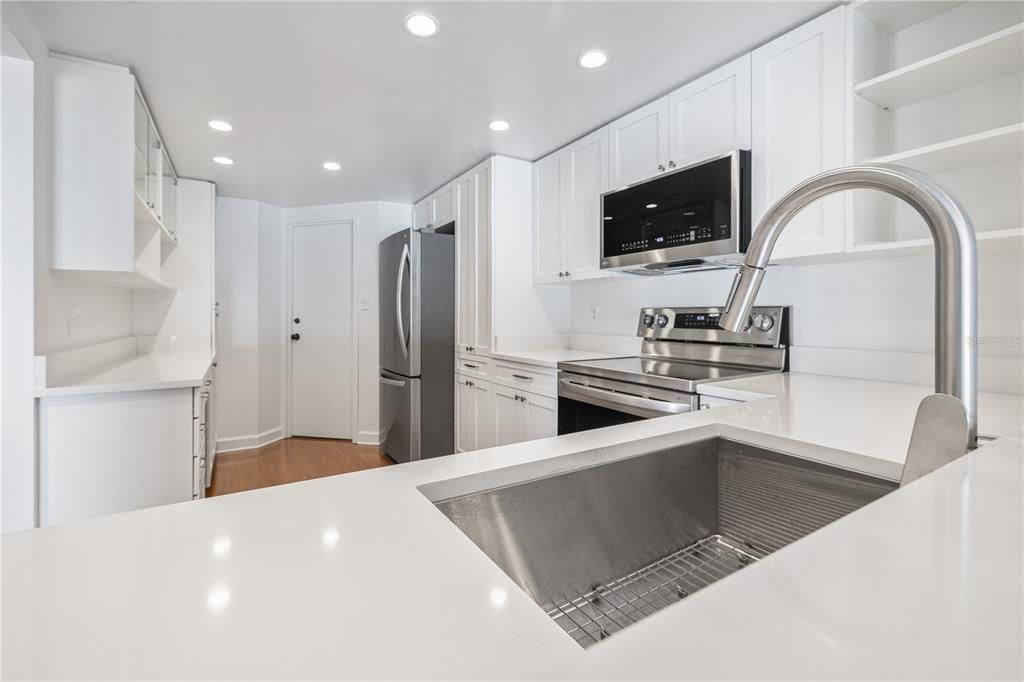 For Rent: $4,500 (2 beds, 2 baths, 1584 Square Feet)