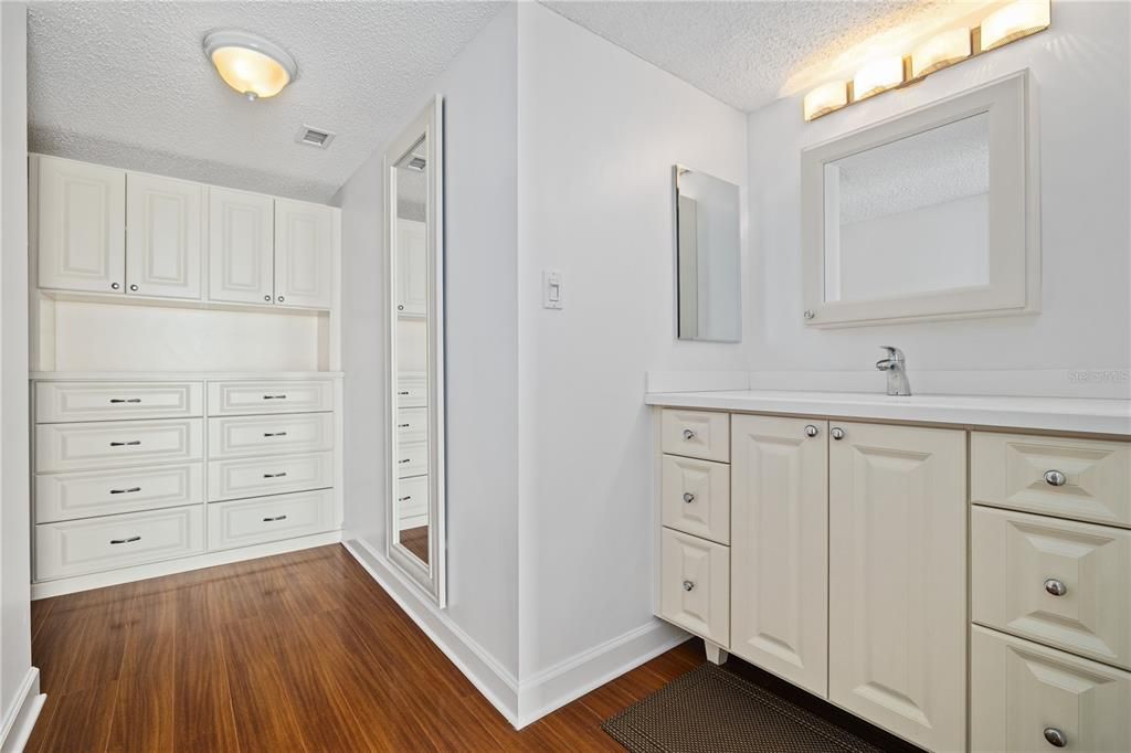 For Rent: $4,500 (2 beds, 2 baths, 1584 Square Feet)