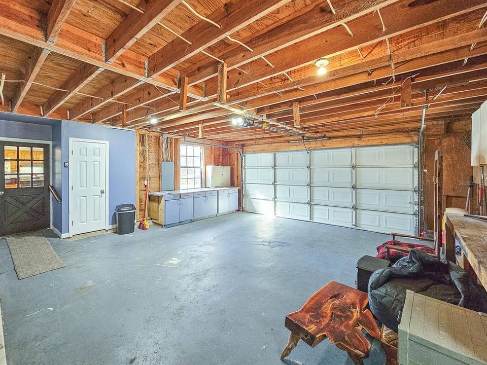 Под контрактом: $464,900 (4 спален, 3 ванн, 2644 Квадратных фут)