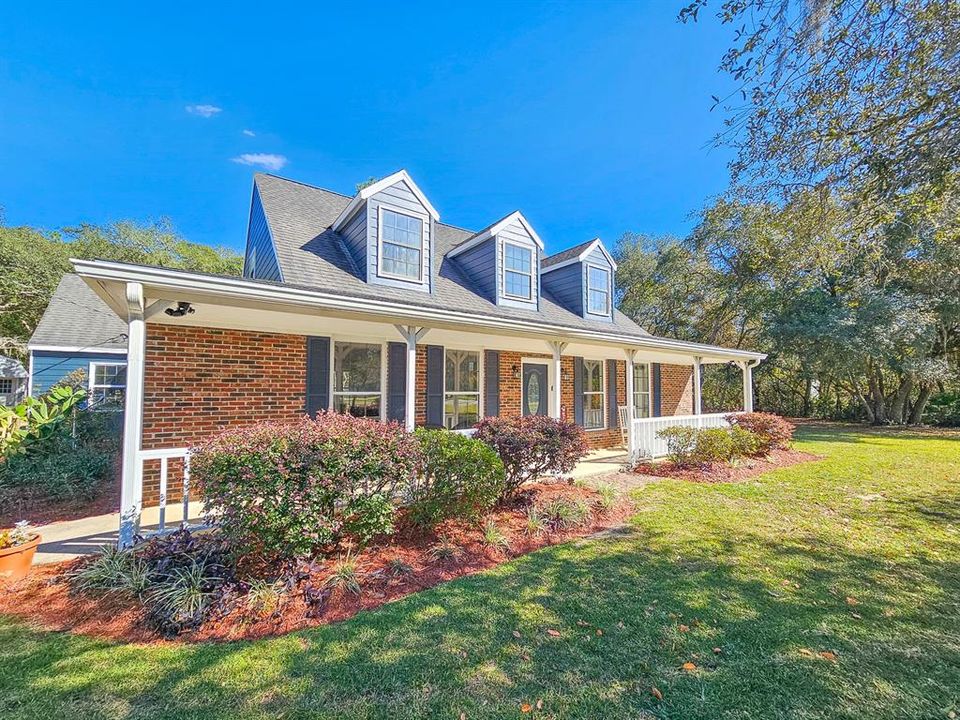 Под контрактом: $464,900 (4 спален, 3 ванн, 2644 Квадратных фут)