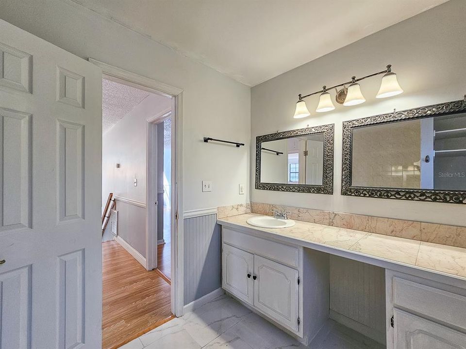 Под контрактом: $464,900 (4 спален, 3 ванн, 2644 Квадратных фут)