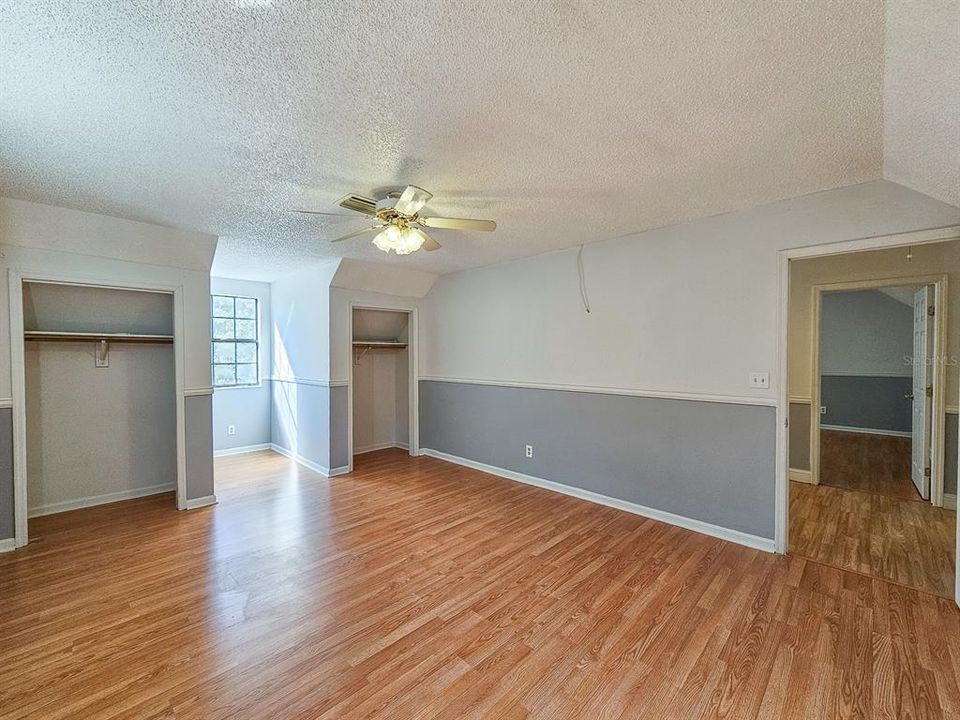 Под контрактом: $464,900 (4 спален, 3 ванн, 2644 Квадратных фут)