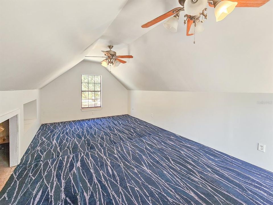 Под контрактом: $464,900 (4 спален, 3 ванн, 2644 Квадратных фут)