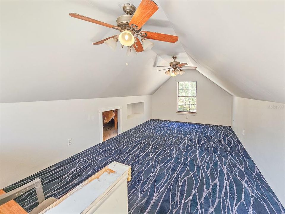 Под контрактом: $464,900 (4 спален, 3 ванн, 2644 Квадратных фут)