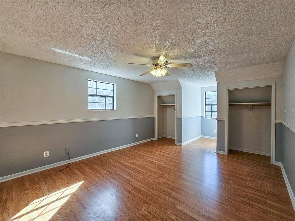 Под контрактом: $464,900 (4 спален, 3 ванн, 2644 Квадратных фут)