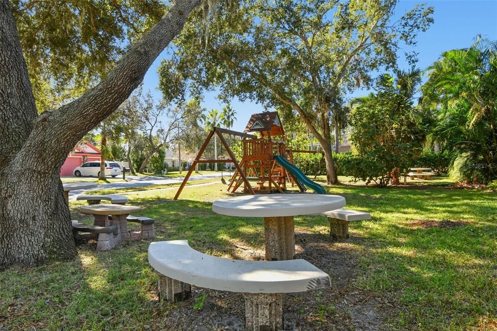 Active With Contract: $535,000 (4 beds, 2 baths, 2134 Square Feet)