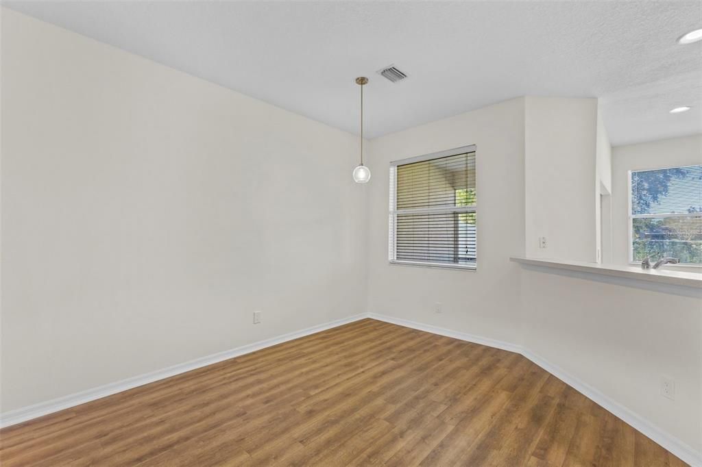 For Sale: $319,000 (3 beds, 2 baths, 1487 Square Feet)