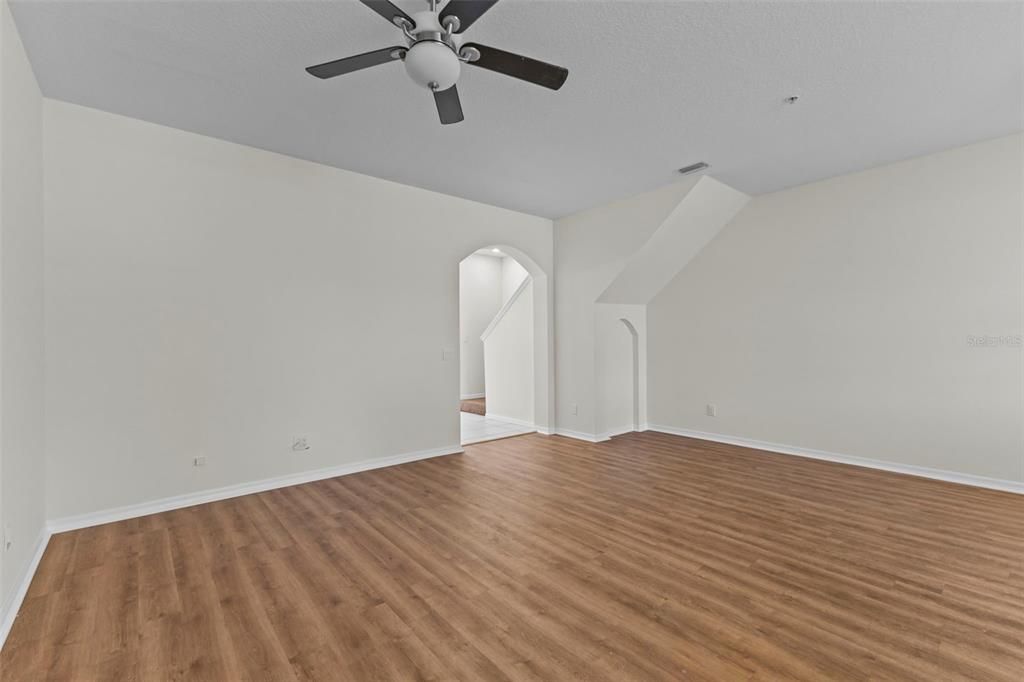 For Sale: $319,000 (3 beds, 2 baths, 1487 Square Feet)