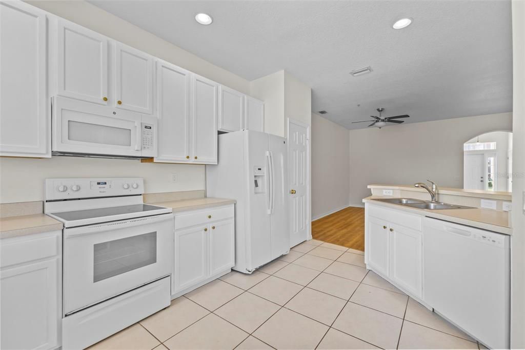 For Sale: $319,000 (3 beds, 2 baths, 1487 Square Feet)