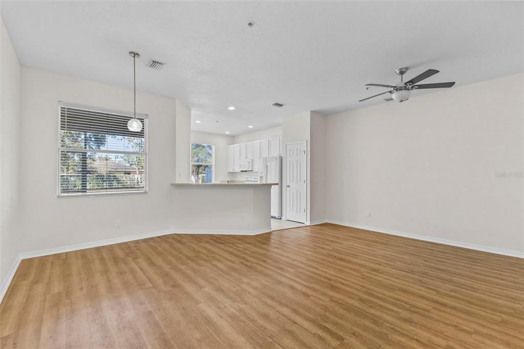 For Sale: $319,000 (3 beds, 2 baths, 1487 Square Feet)