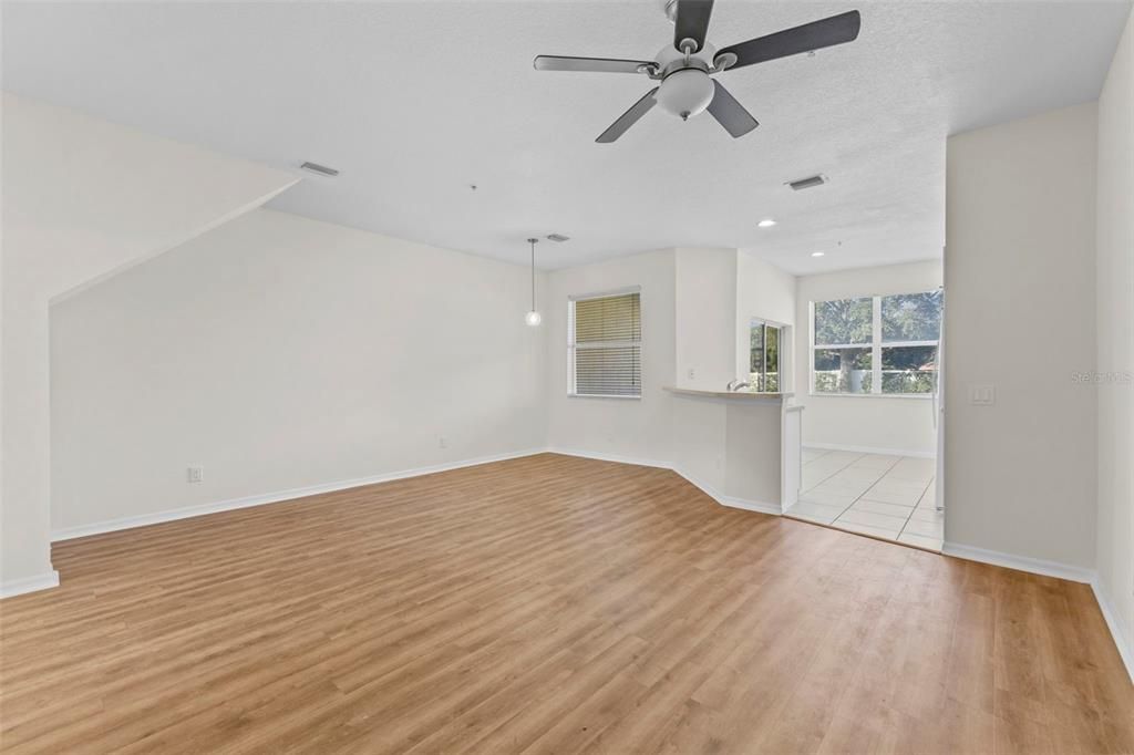 For Sale: $319,000 (3 beds, 2 baths, 1487 Square Feet)