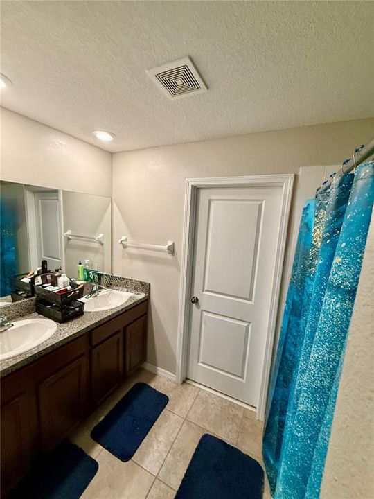 For Sale: $344,999 (4 beds, 2 baths, 1920 Square Feet)