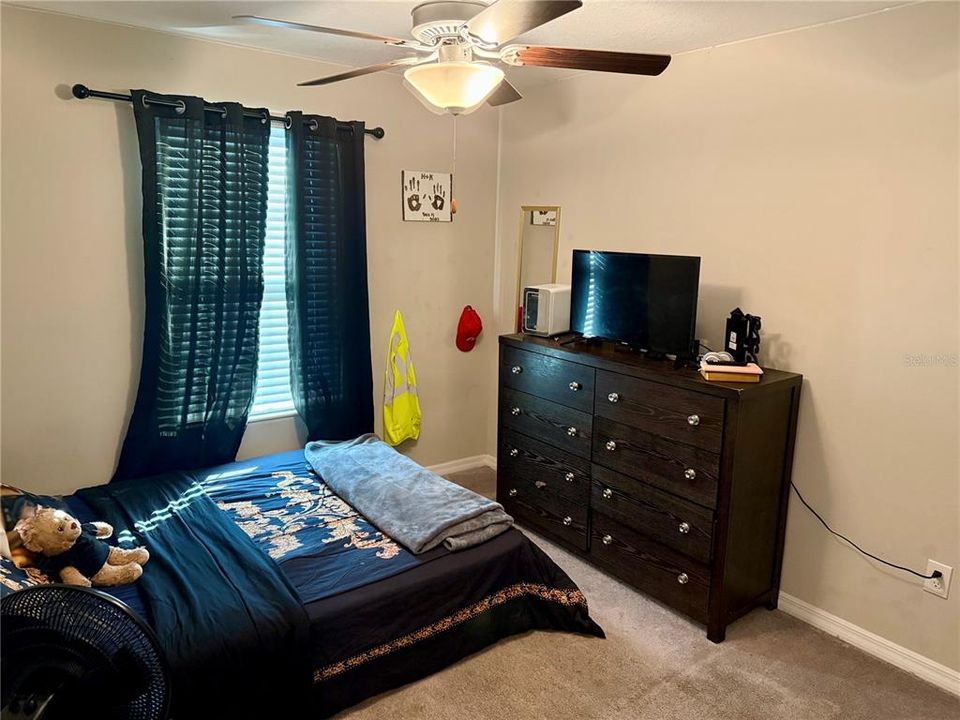 For Sale: $344,999 (4 beds, 2 baths, 1920 Square Feet)