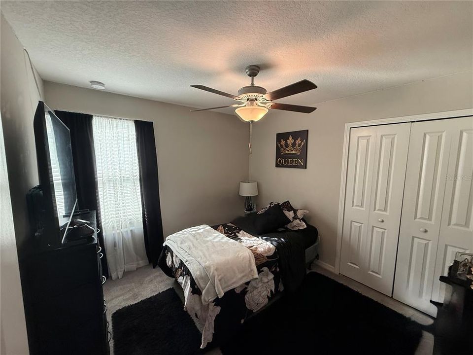 For Sale: $344,999 (4 beds, 2 baths, 1920 Square Feet)