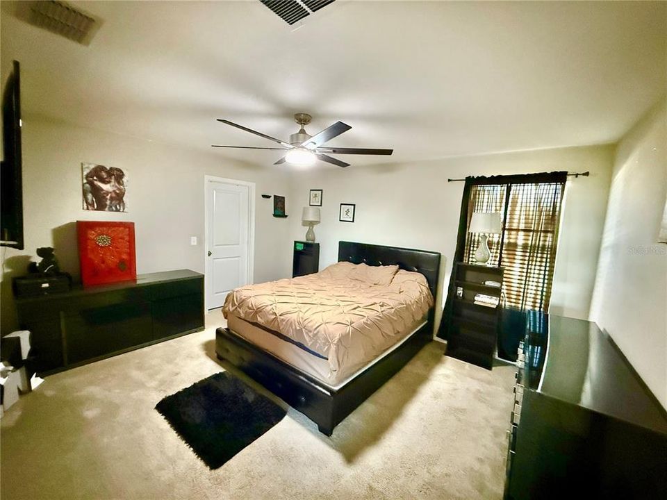 For Sale: $344,999 (4 beds, 2 baths, 1920 Square Feet)