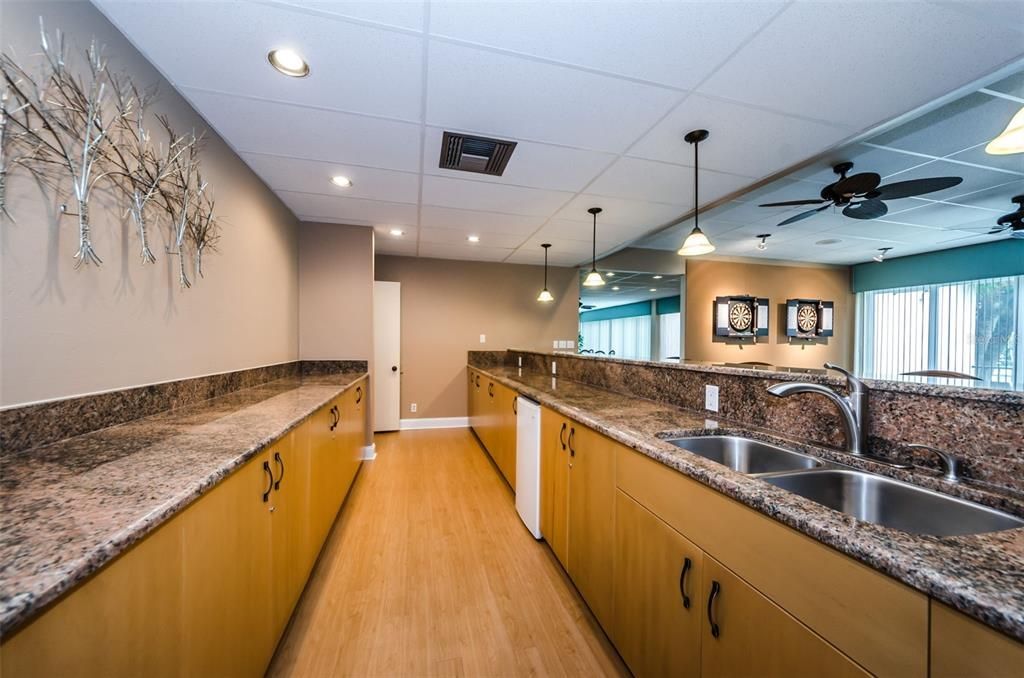 For Sale: $320,000 (2 beds, 2 baths, 1110 Square Feet)