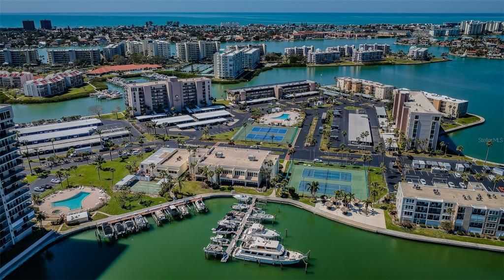 For Sale: $320,000 (2 beds, 2 baths, 1110 Square Feet)