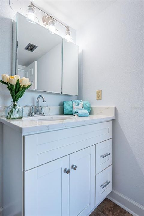 For Sale: $320,000 (2 beds, 2 baths, 1110 Square Feet)