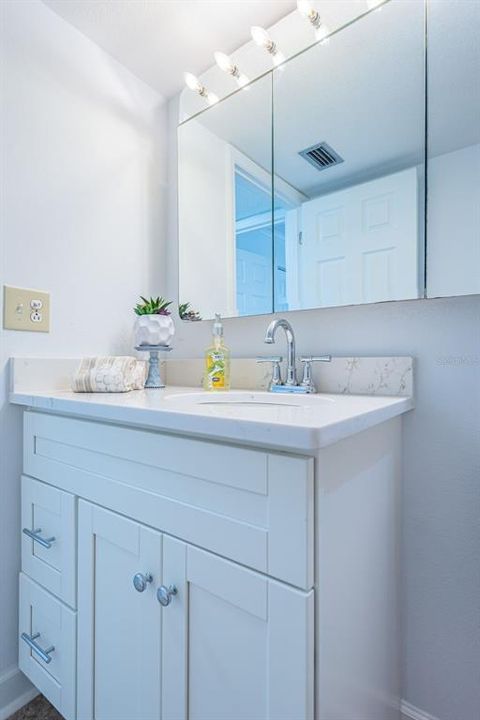 For Sale: $320,000 (2 beds, 2 baths, 1110 Square Feet)