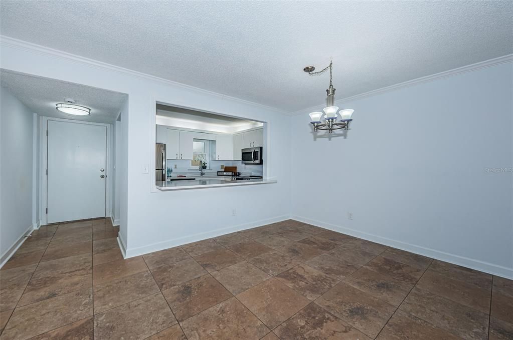 For Sale: $320,000 (2 beds, 2 baths, 1110 Square Feet)