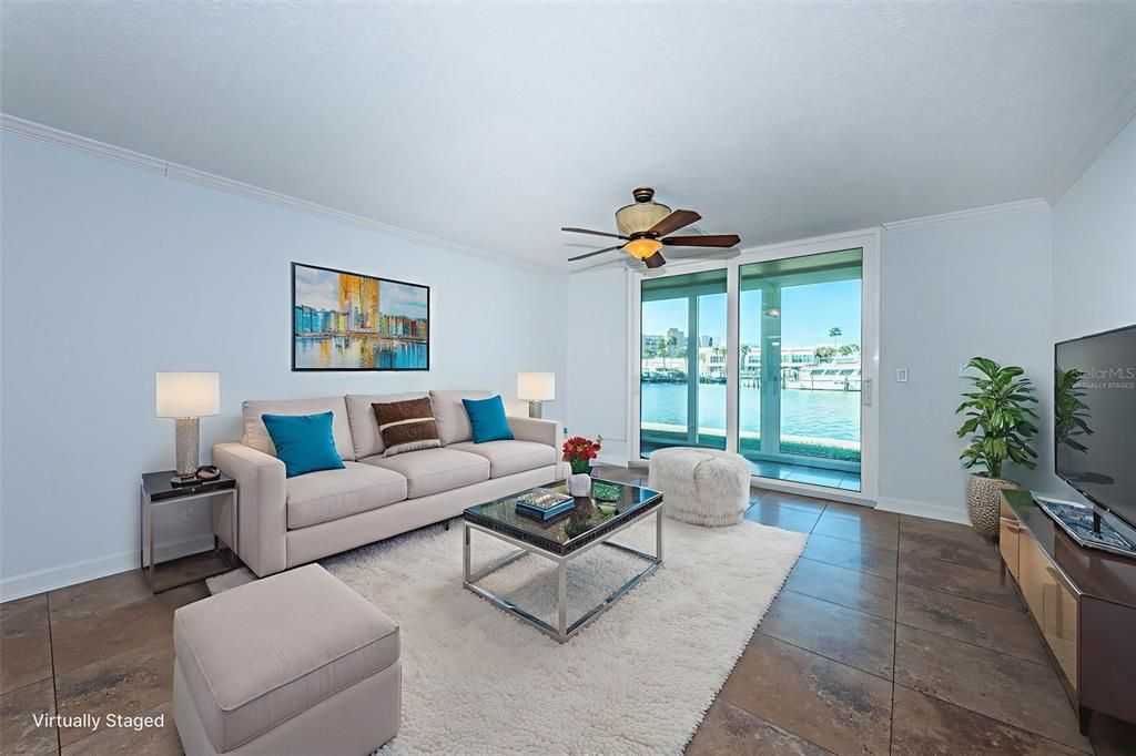 For Sale: $320,000 (2 beds, 2 baths, 1110 Square Feet)