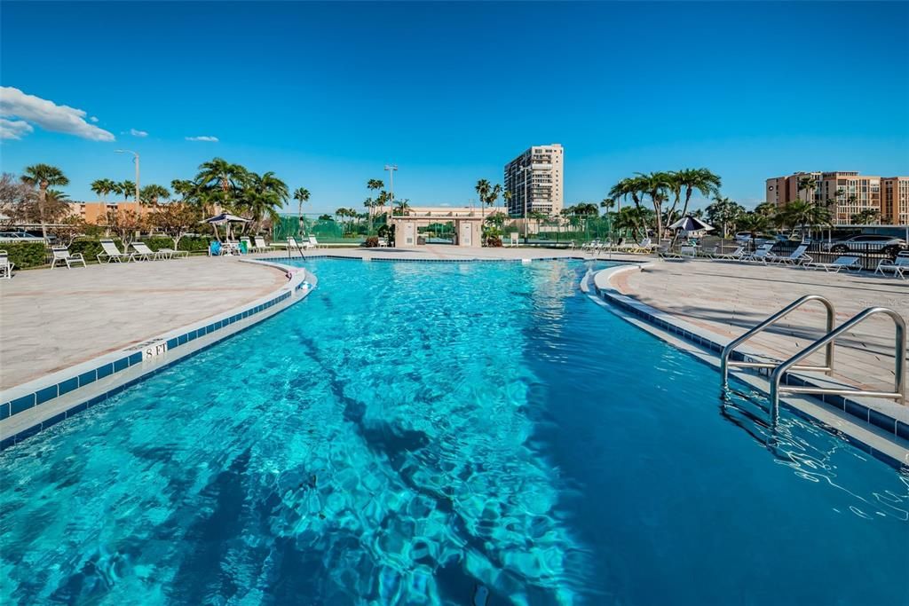 For Sale: $320,000 (2 beds, 2 baths, 1110 Square Feet)