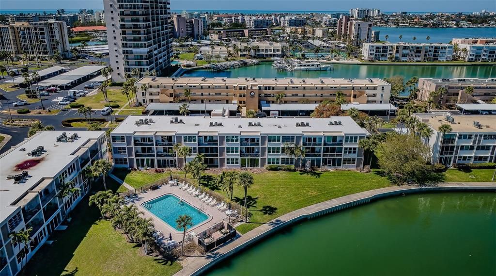 For Sale: $320,000 (2 beds, 2 baths, 1110 Square Feet)