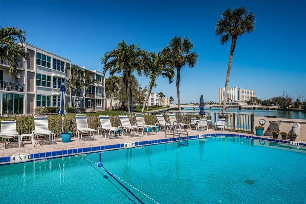 For Sale: $320,000 (2 beds, 2 baths, 1110 Square Feet)